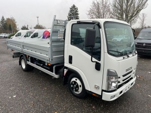 Isuzu M21 