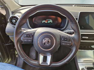 MG HS 