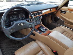Jaguar XJ12 