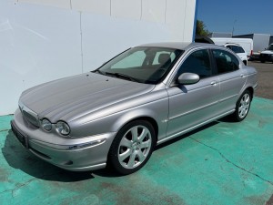 Jaguar X-Type 