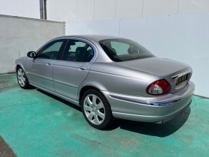 Jaguar X-Type 