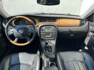 Jaguar X-Type 